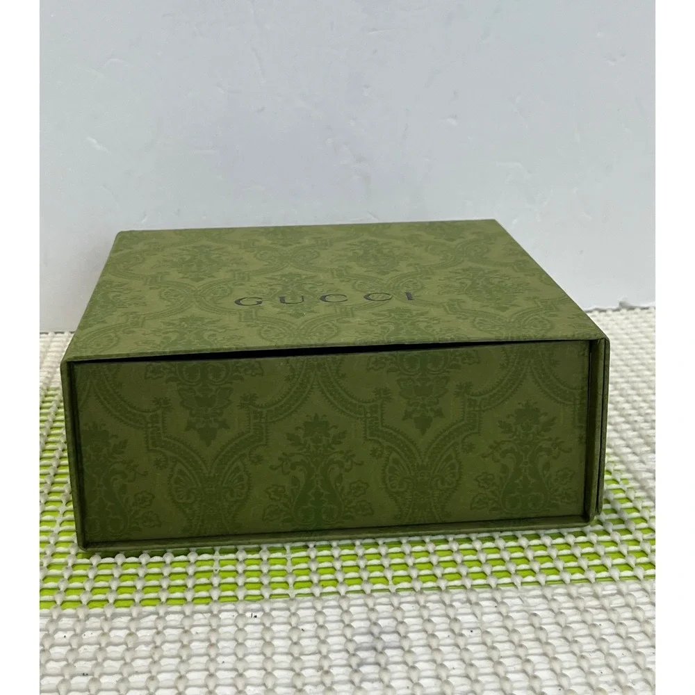 Gucci Olive Green Decorative Textured Gift Box 7.5x7.5x3 in good condition